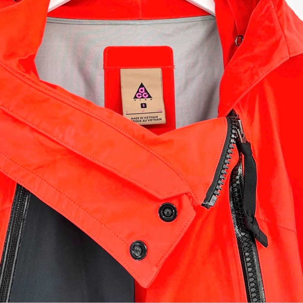 Nike ACG Gore-Tex Poncho - Red Zip Up Lightweight Nylon Hooded Rain Jacket Cape - Picture 6 of 16